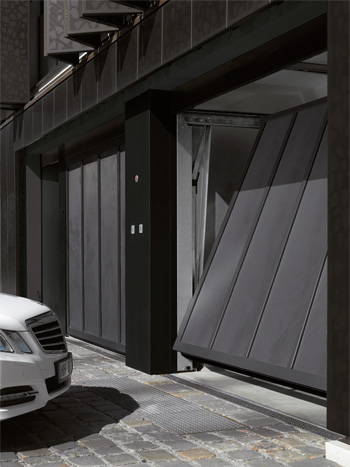 Geprüfte Einheit von Tor und Antrieb